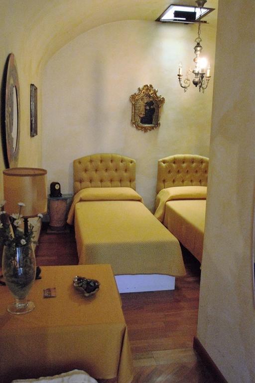 B&B Carolina Plebiscito R. Naples Exterior photo